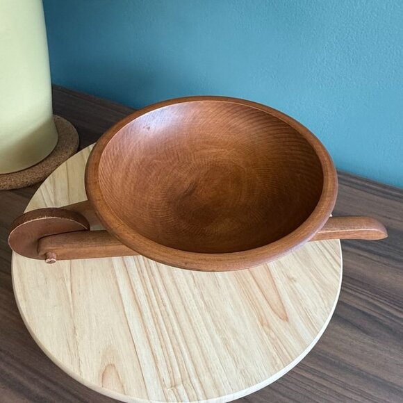 Vintage Wooden Wheelbarrow Fruit/Nut Bowl Table Centerpiece MCM Cabin Core - Picture 7 of 10
